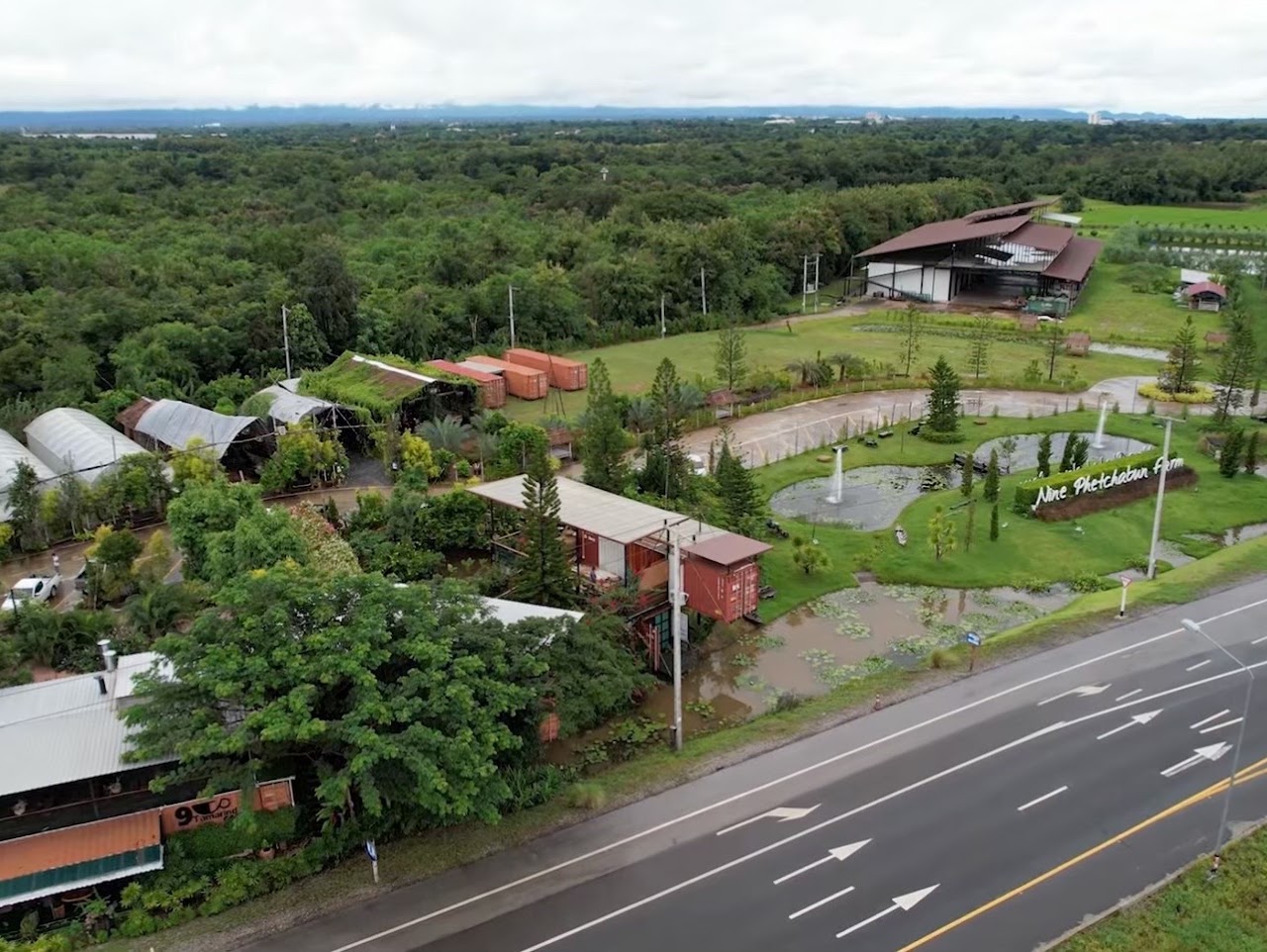 ภาพมุมสูง Nine Phetchabun Farm & Nine Tamarind Cafe